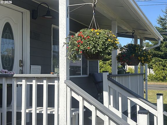 3rd image of 1789 14th St