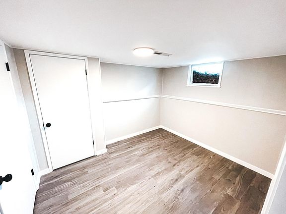 3rd image of 1512 Thayer Dr