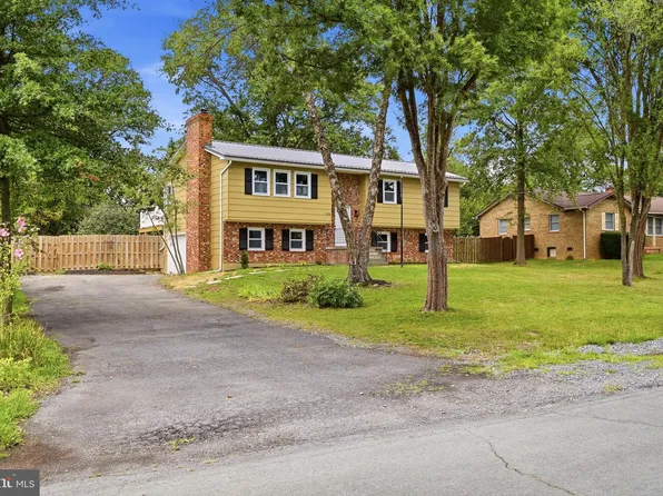 105 Wythe Ave, Stephens City, VA 22655
