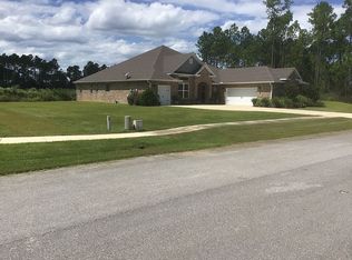 132 Gulf Pines Ct, Freeport, FL 32439