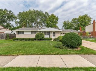 29136 Alvin St, Garden City, MI 48135