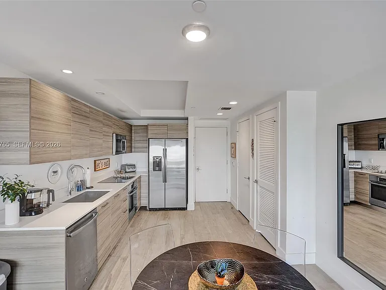 121 NE 34th St #910 — Photo 17