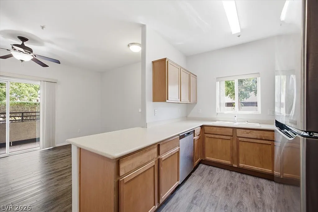 2 bed, 2.0 bath, 966 sqft, $1,450 — Photo 1