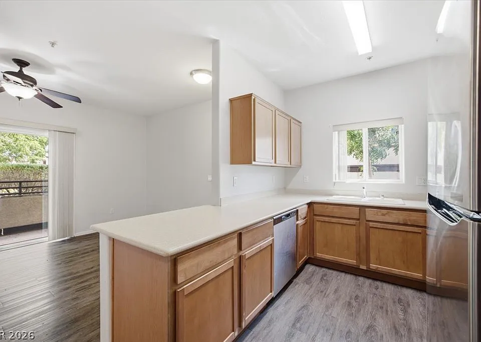 2291 W Horizon Ridge Pkwy #5128