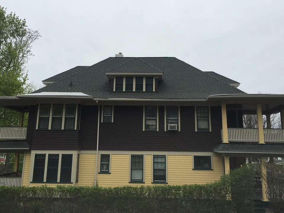 Pinnacle Rd side of house.