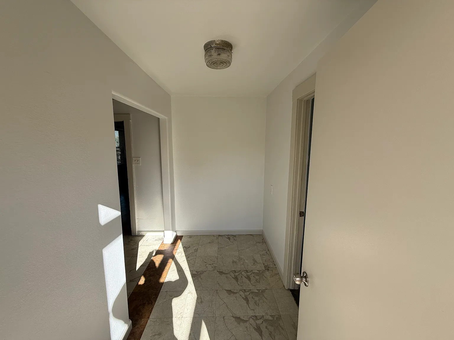 2 bed, 864 sqft, $2,200 — Photo 4