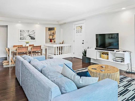 4th image of 504 Sausalito Blvd #504