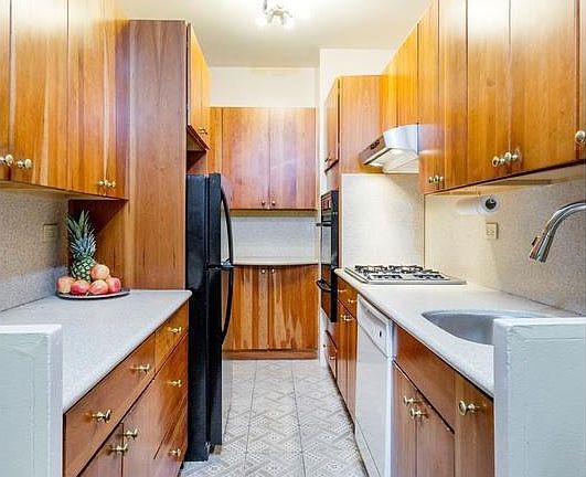 4th image of 555 Kappock St APT 2G