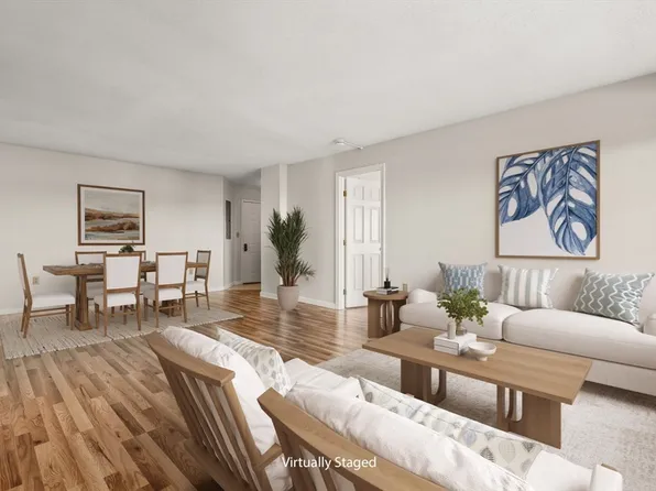 200 Locust St APT 302, Lynn, MA 01904