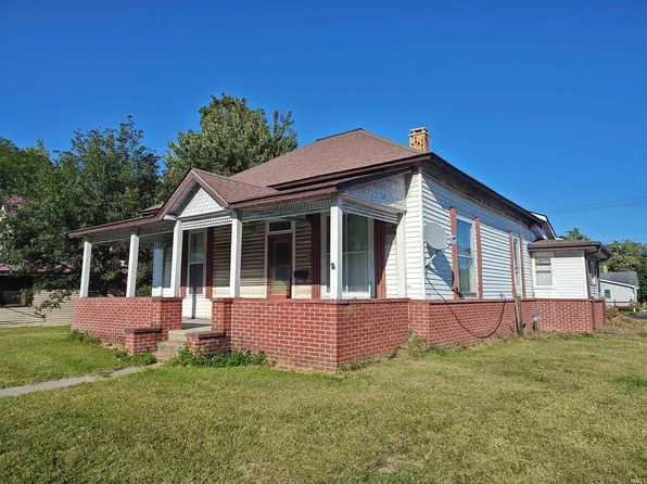 624 N Monticello St, Winamac, IN 46996
