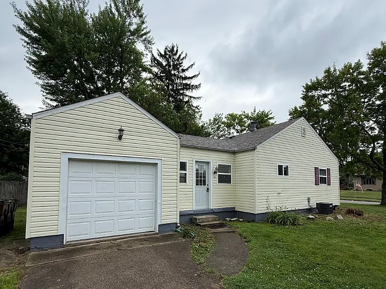 608 Schuyler Dr — Photo 1