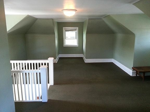 Lg 3rd story loft bedroom