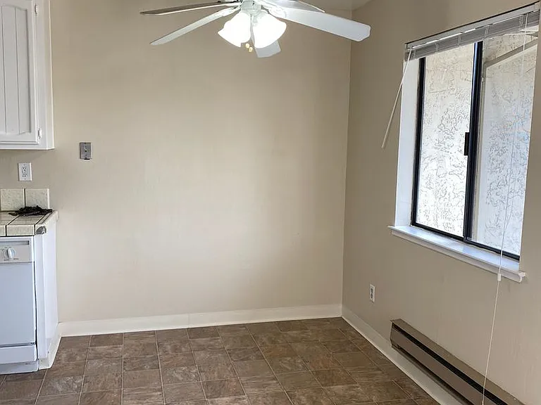 403 Roosevelt Ave — Photo 2