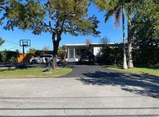 7851 Grand Canal Dr, Miami, FL 33144