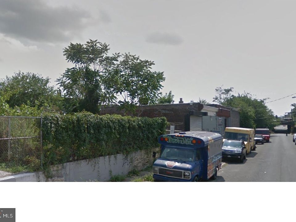 2nd image of 2785 Emerald St