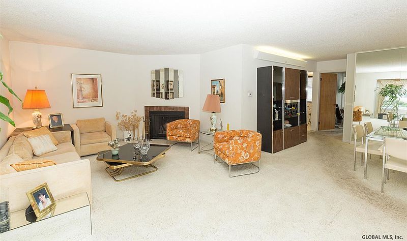 4th image of 36 LOUDONWOOD EAST Drive