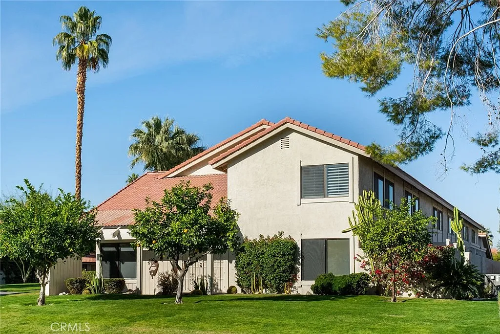 3 bed, 2.5 bath, 1434 sqft, $2,650 — Photo 2