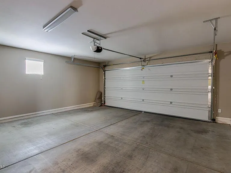 2539 E Vermont Dr — Photo 16