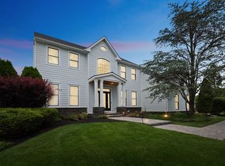 34 Manor House Dr, Cherry Hill, NJ 08003