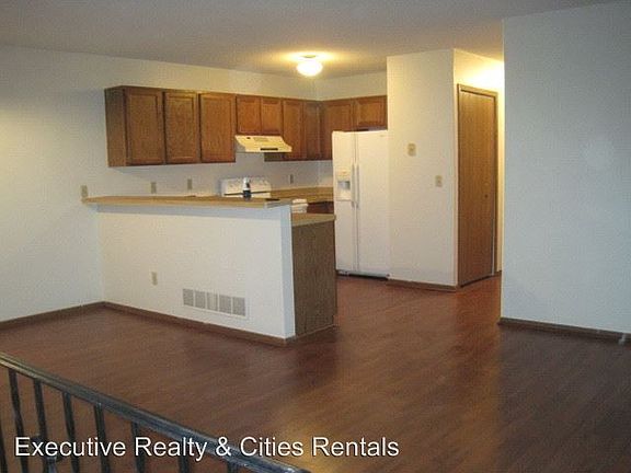 4th image of 2708 Brookdale Ln N