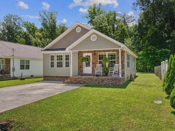 135 Lillian Dr, Dalton, GA 30721