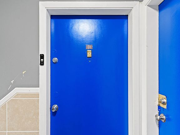 4th image of 3921 Maine Ave #B1