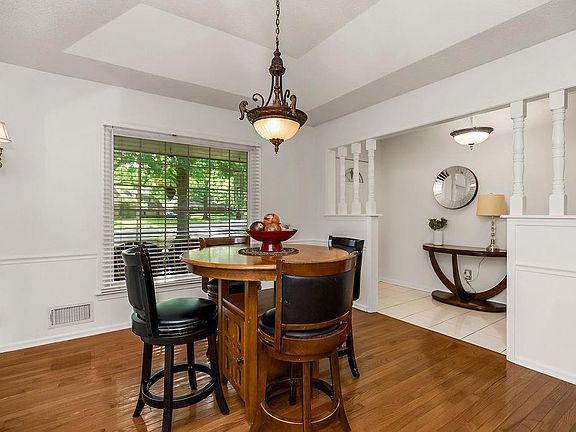 3rd image of 1801 NE Abbey Ln