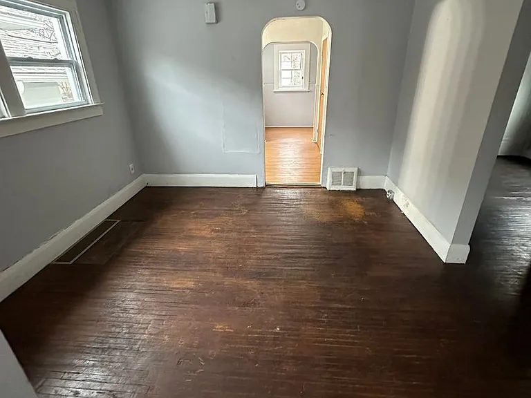 1755 Marne Ave — Photo 2