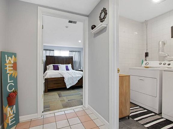 5th image of 3786 Broadway St #2