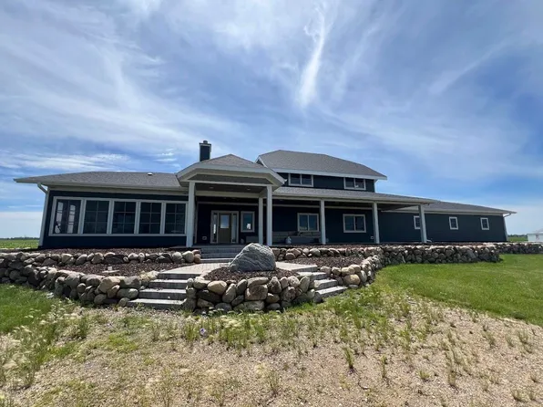 1575 390th St, Royal, IA 51357