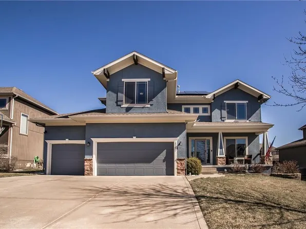 1516 SW Whistle Dr, Lees Summit, MO 64082