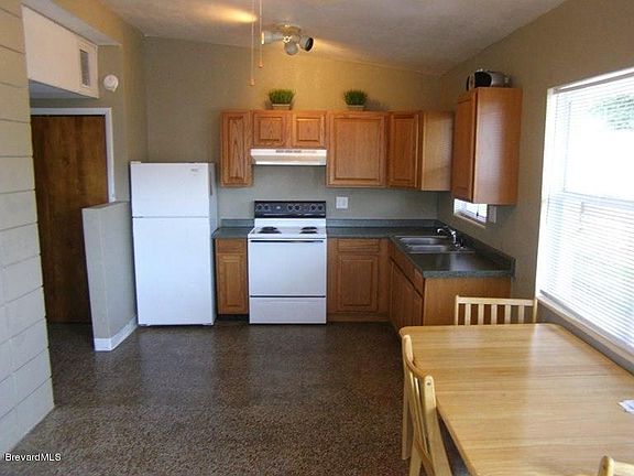 3rd image of 2103 Highland Ave