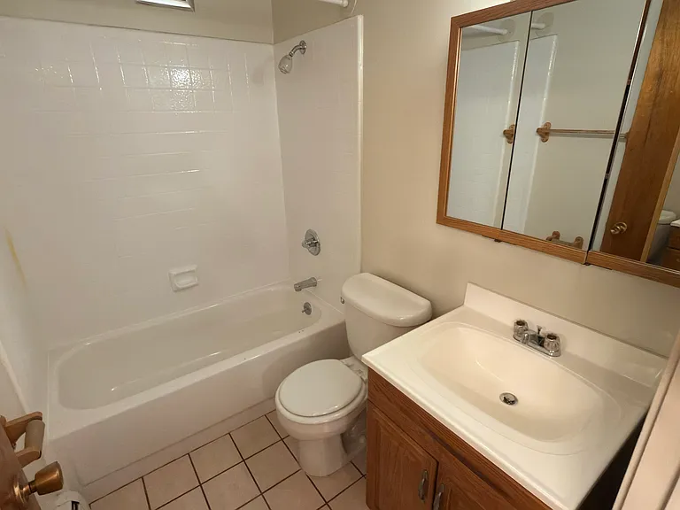 Excelsior Court — Photo 9
