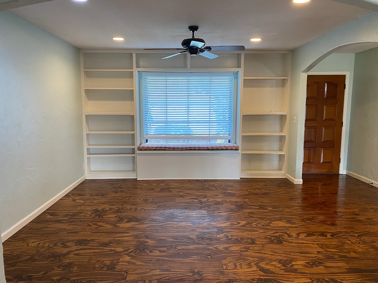 3 bed, 2.0 bath, 1502 sqft, $1,950 — Photo 2
