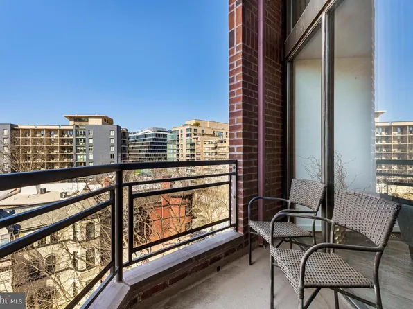 1099 22nd St NW APT 807, Washington, DC 20037