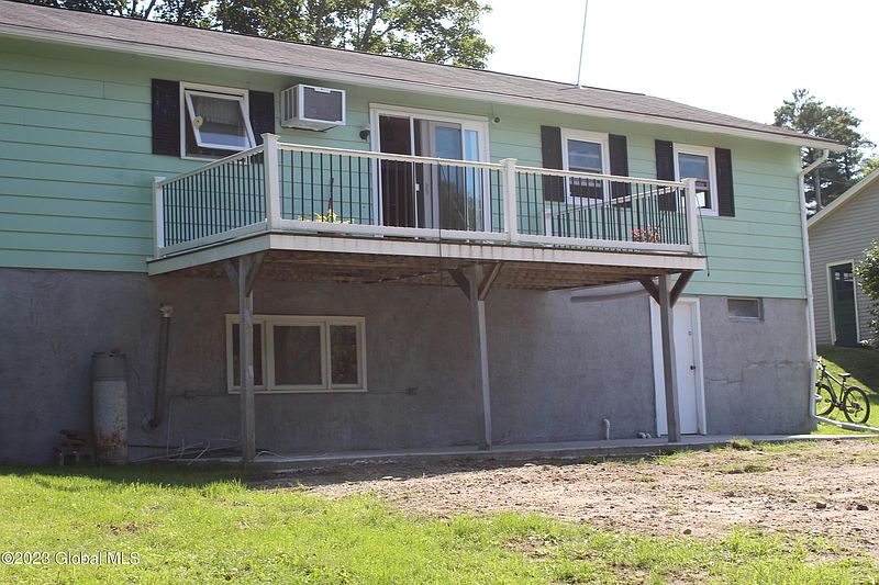 4th image of 67 Schultz Street