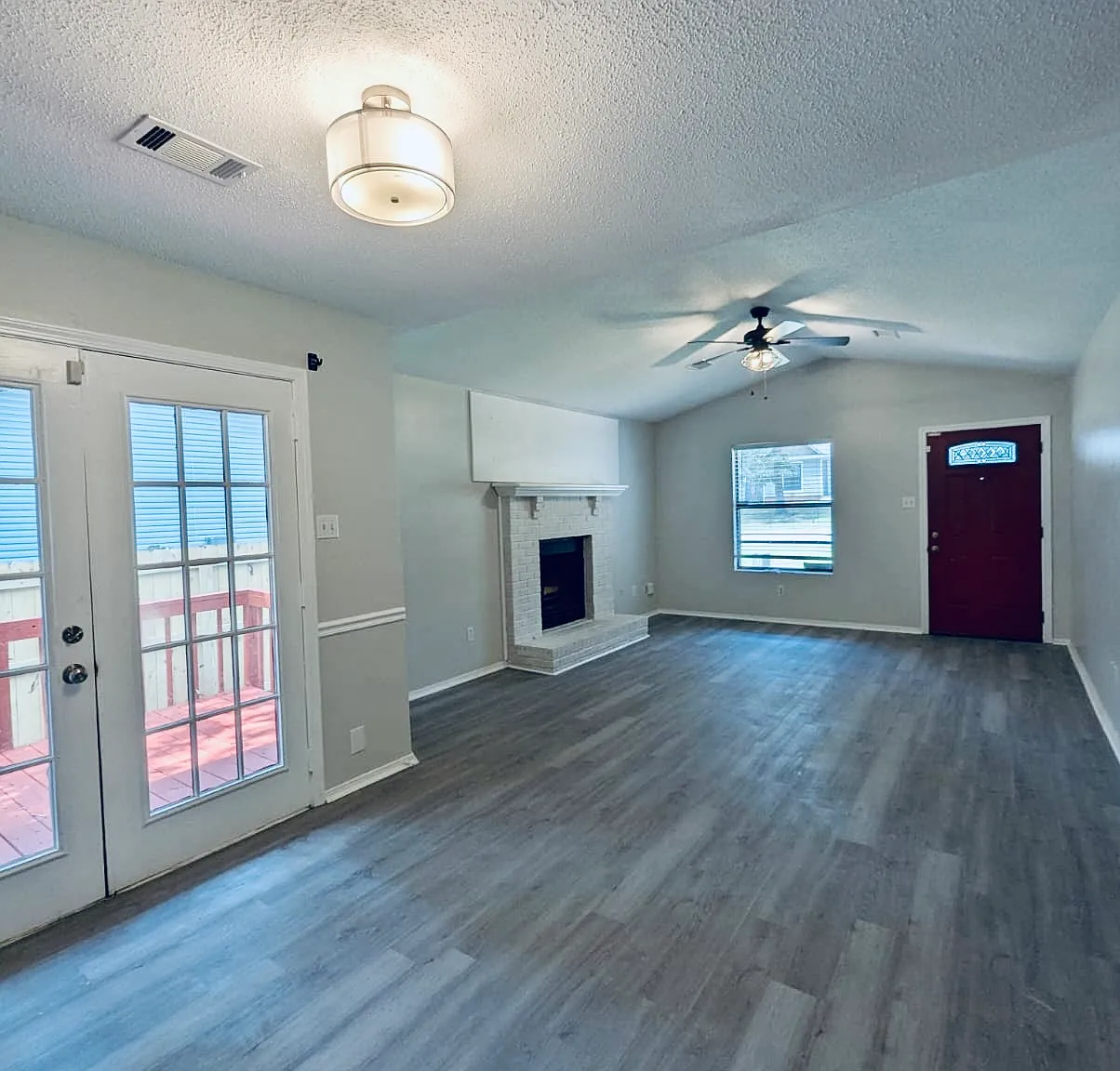 3 bed, 1270 sqft, $1,500 — Photo 3