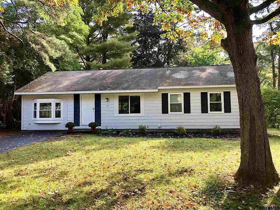 1st image of 14 Pleasant Dr