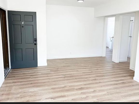 5th image of 510 E Arbor Vitae St