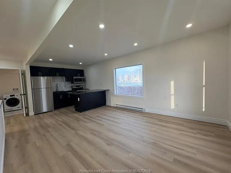191 Marentette Ave #2 — Photo 1