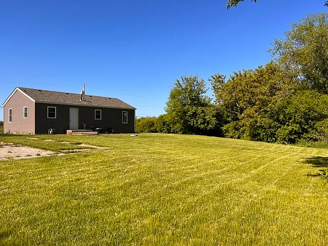 12810 W Beach Rd — Photo 4