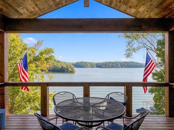 307 Bell Memorial Dr, Estill Springs, TN 37330
