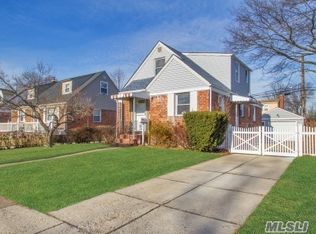 333 Hendrickson Ave, Valley Stream, NY 11580