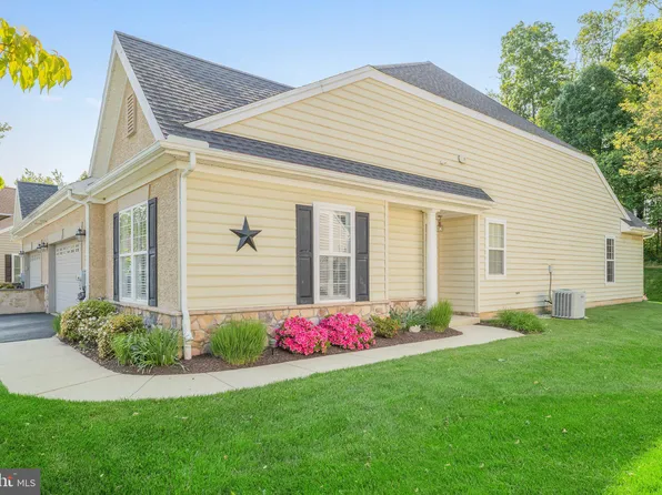 554 Hodgson Cir, West Grove, PA 19390