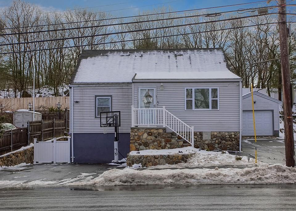 1st image of 372 Lynnfield St