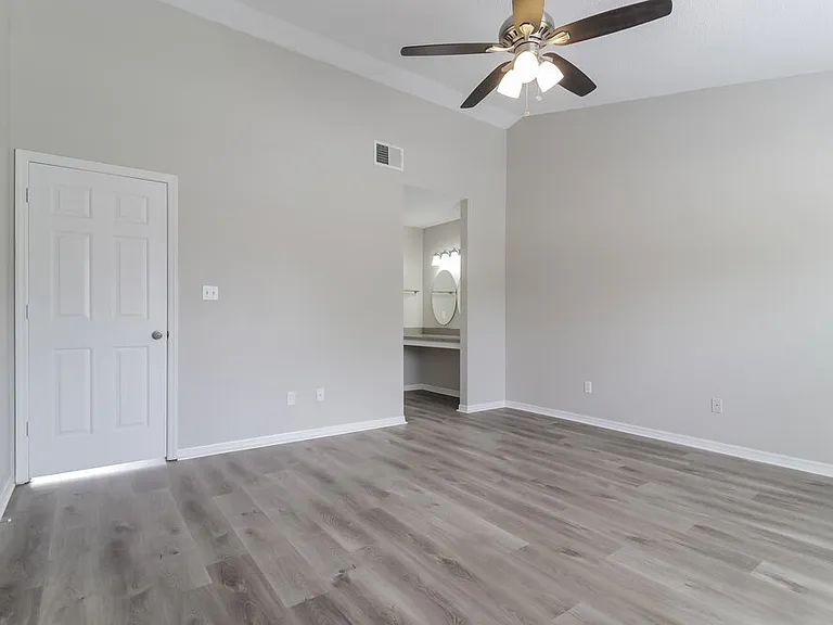 1034 Gore Dr — Photo 11