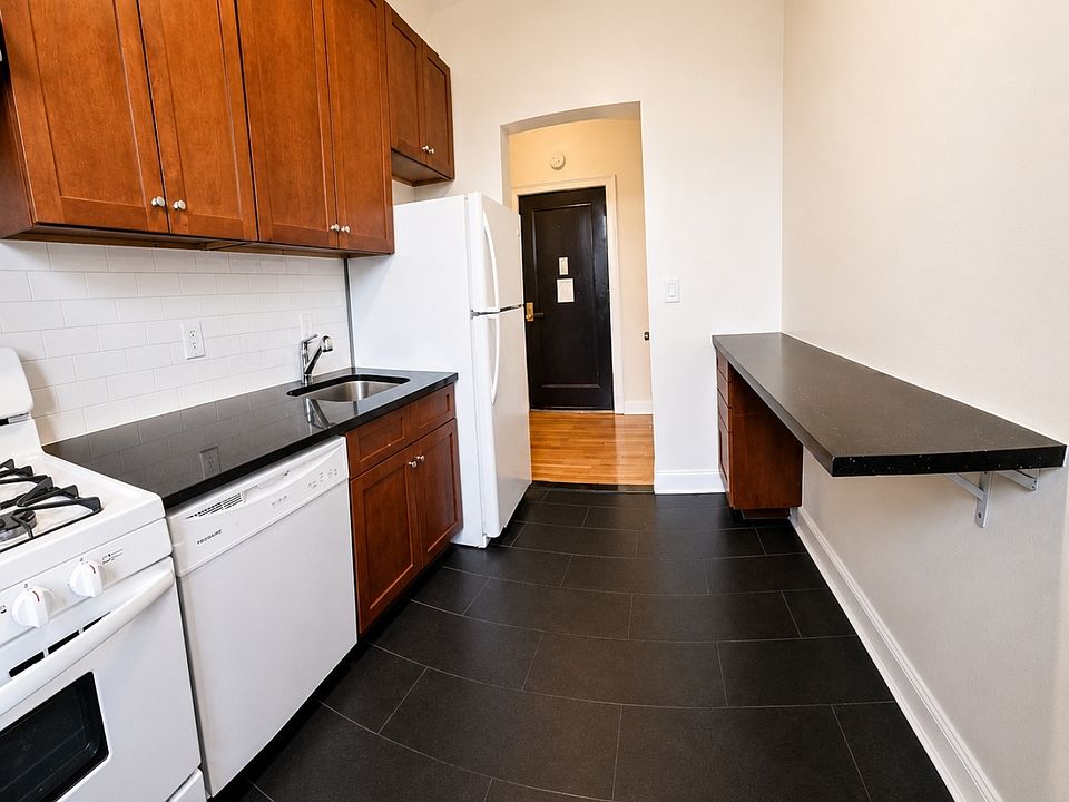 1st image of 3401 Parsons Blvd #2B
