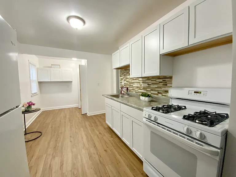 11228 Jackson Ave — Photo 7