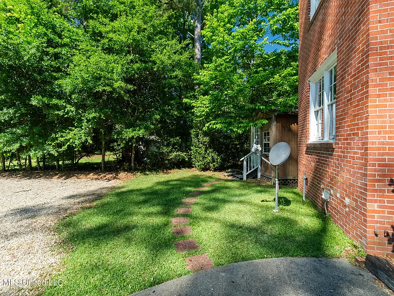 720 Broad St #1 — Photo 19