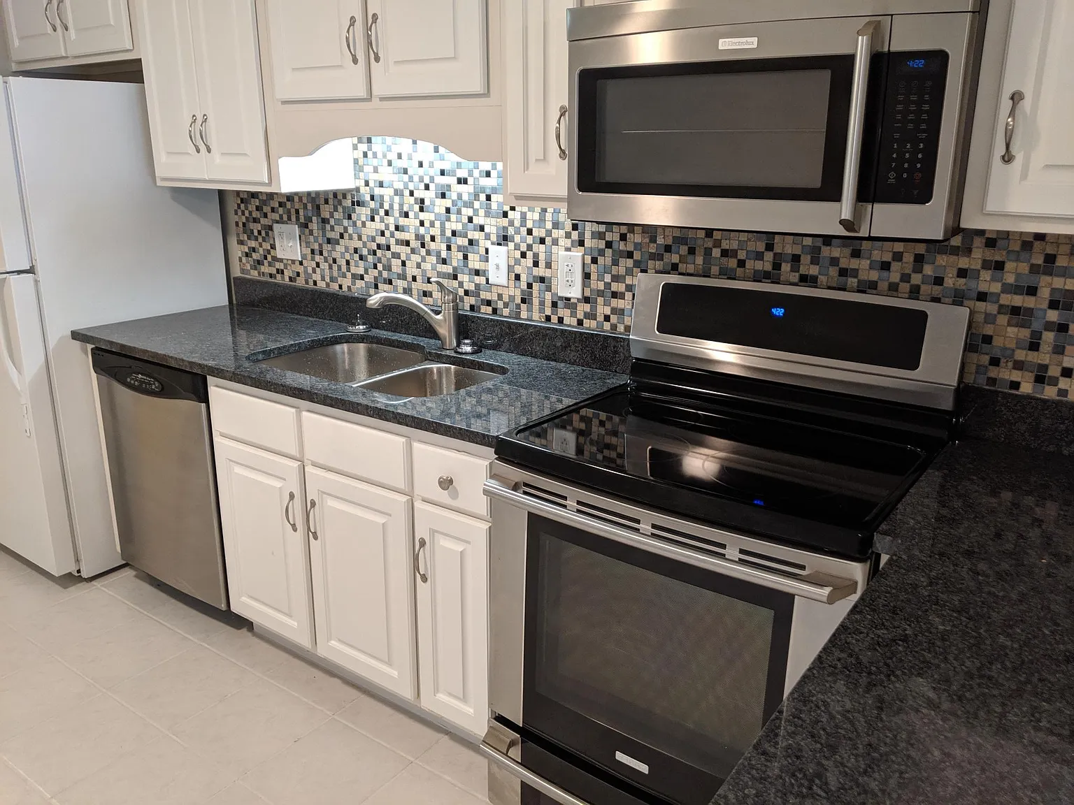 2 bed, 1009 sqft, $1,375 — Photo 1